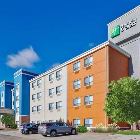 Holiday Inn Express Fremont By Ihg Εξωτερικό φωτογραφία