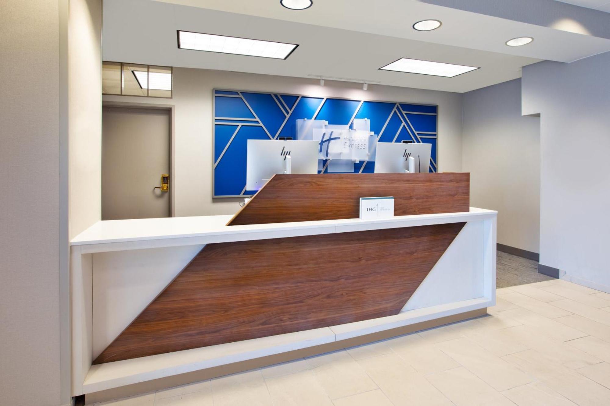 Holiday Inn Express Fremont By Ihg Εξωτερικό φωτογραφία