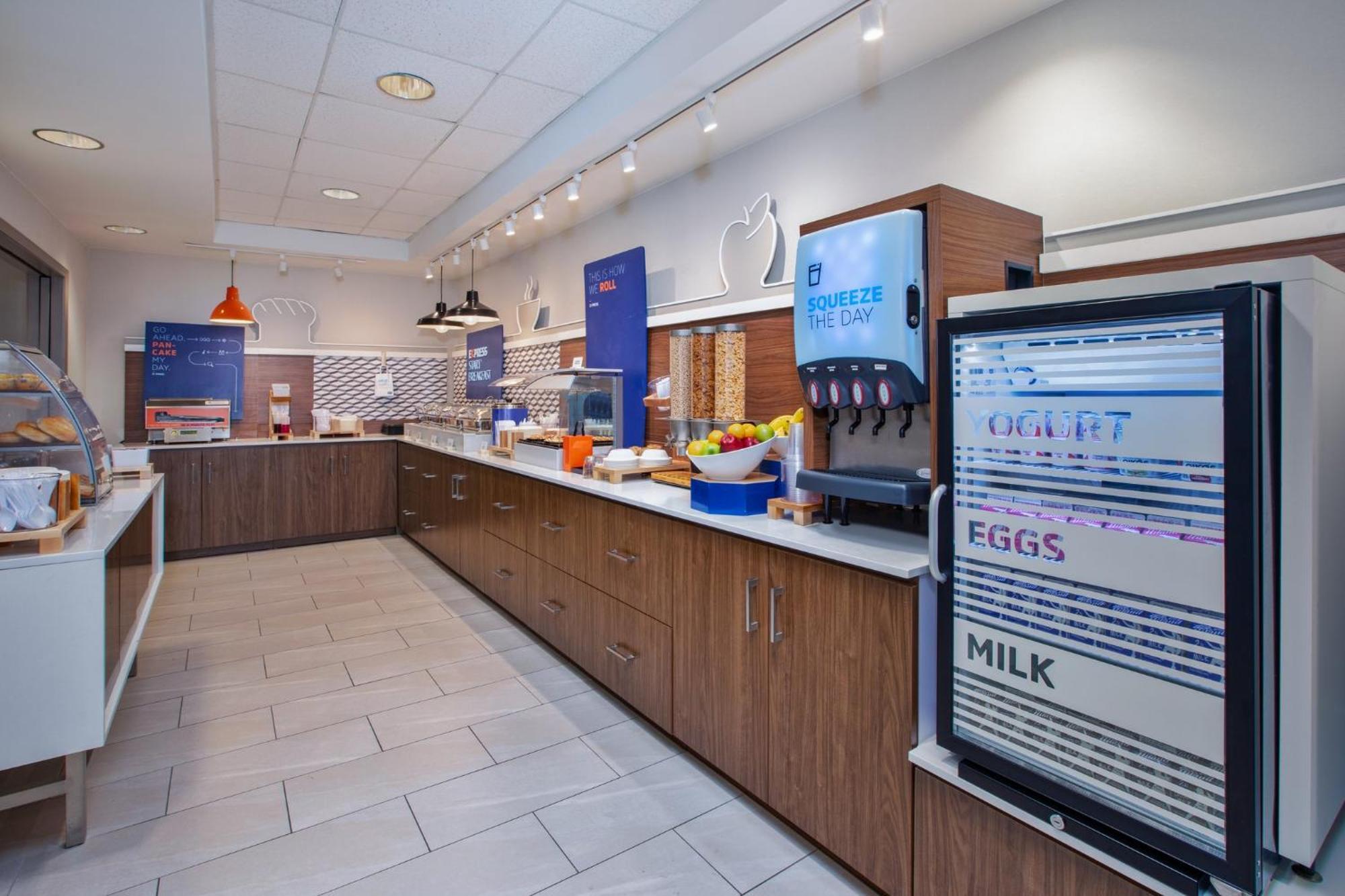 Holiday Inn Express Fremont By Ihg Εξωτερικό φωτογραφία