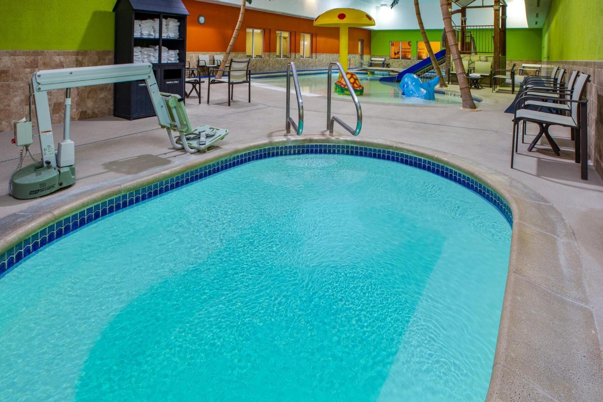 Holiday Inn Express Fremont By Ihg Εξωτερικό φωτογραφία