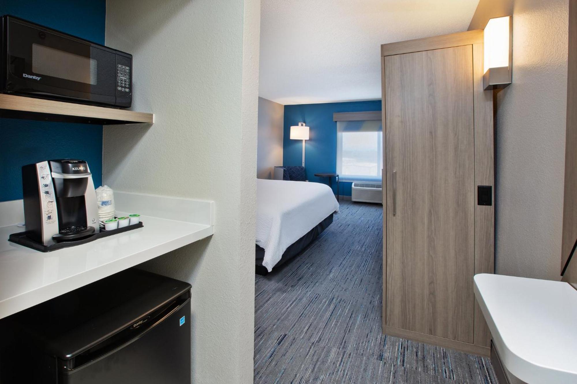 Holiday Inn Express Fremont By Ihg Εξωτερικό φωτογραφία