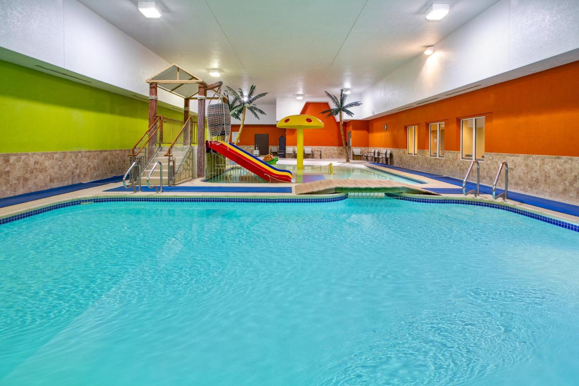 Holiday Inn Express Fremont By Ihg Εξωτερικό φωτογραφία