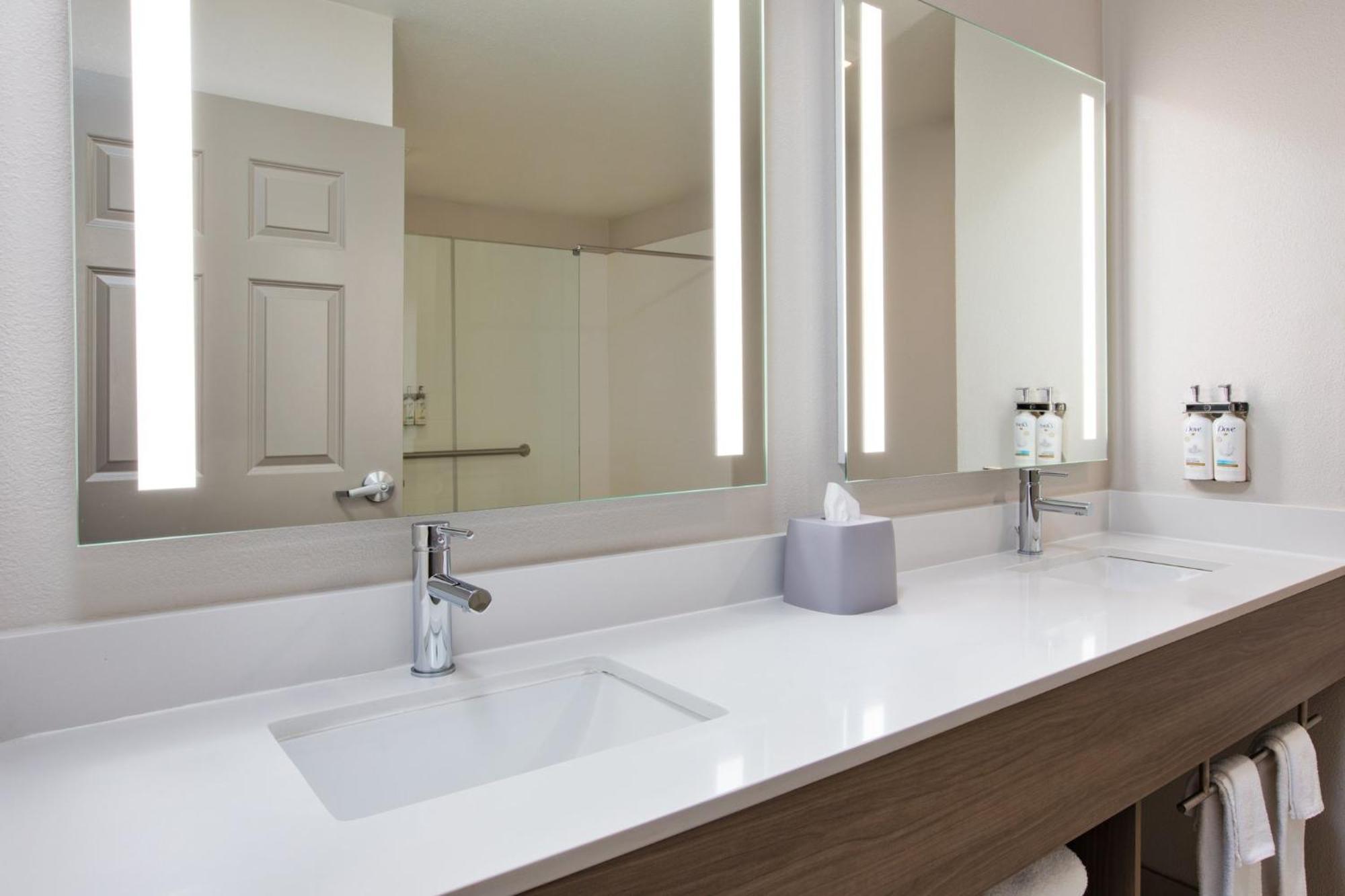 Holiday Inn Express Fremont By Ihg Εξωτερικό φωτογραφία